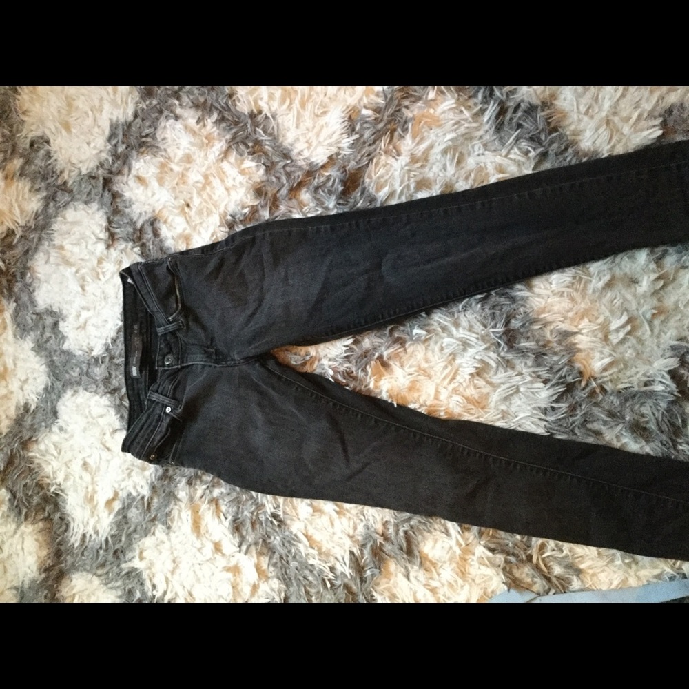 Grey/Black Levi Jeans